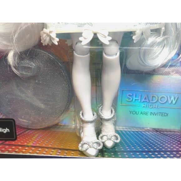 SHADOW HIGH ELIZA McFEE Rainbow Vision DOLL Costume Ball Special Edition SEALED - Picture 5 of 16